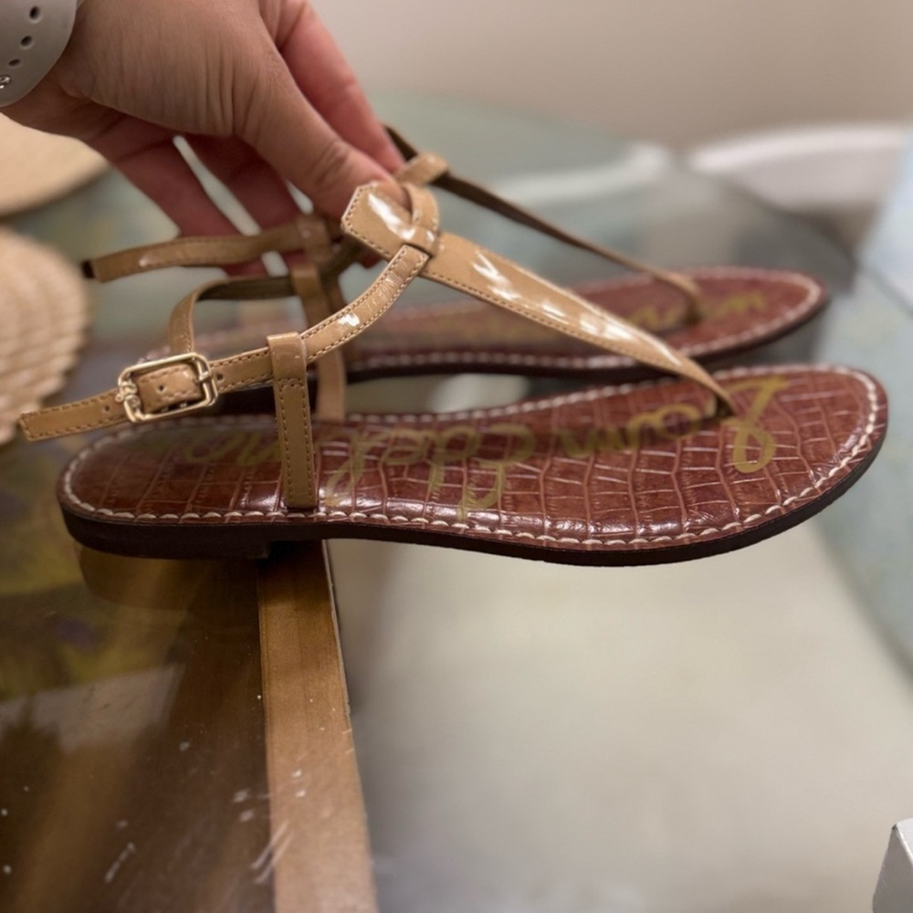 Sam Edelman Gigi Thong Sandal Almond Beige Leather Size 7 Like New - Picture 2 of 6